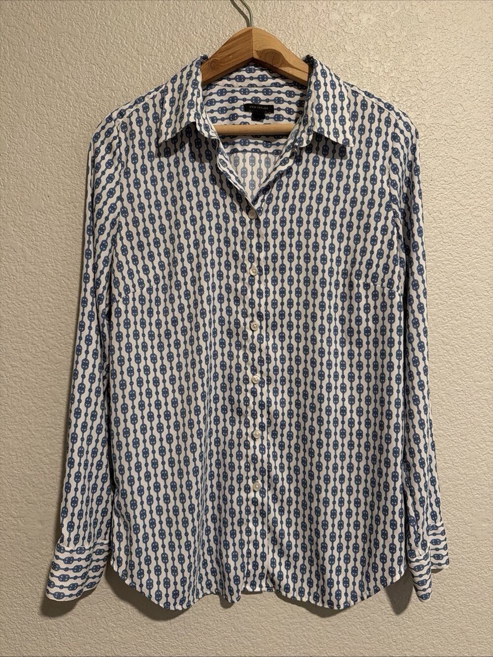 Ann Taylor Blouse Button Up Luxury Chic Career Boss Buckle Chain Preppy Buckle